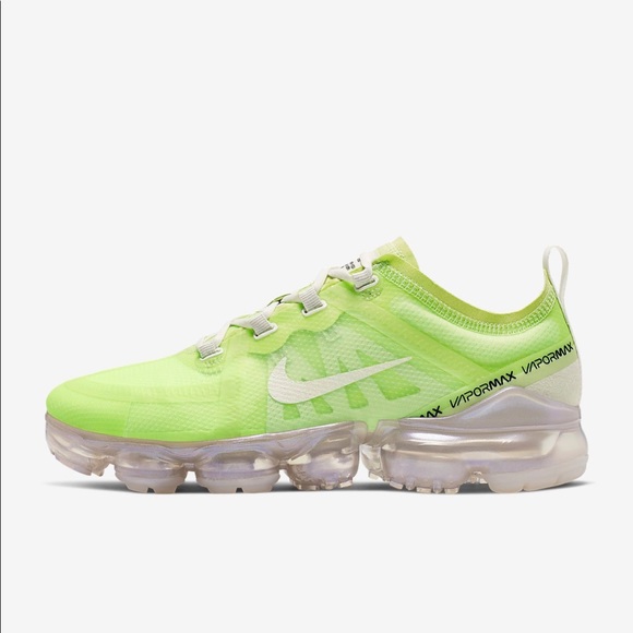 Nike Shoes - 😍Nike Air VaporMax “Luminous Green”